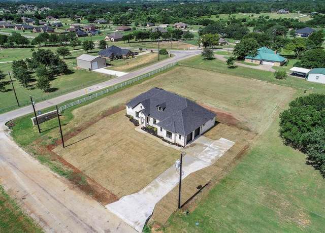 Property at 1001 Henry Way, Springtown, TX 76082, 4 beds, 3 baths