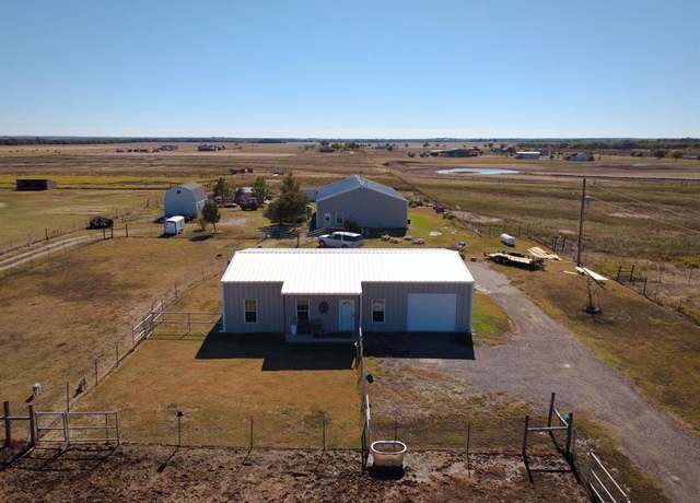 Property at 3300 Airport Rd, Tioga, TX 76271, 3 beds, 3 baths