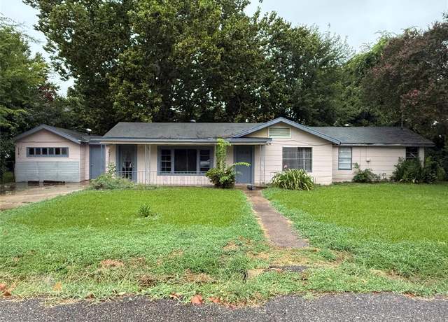 Property at 1805 Traffic St, Bossier City, LA 71111, 3 beds, 1 bath