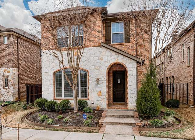 Property at 1012 Lone Ivory Trl, Arlington, TX 76005, 3 beds, 2.5 baths