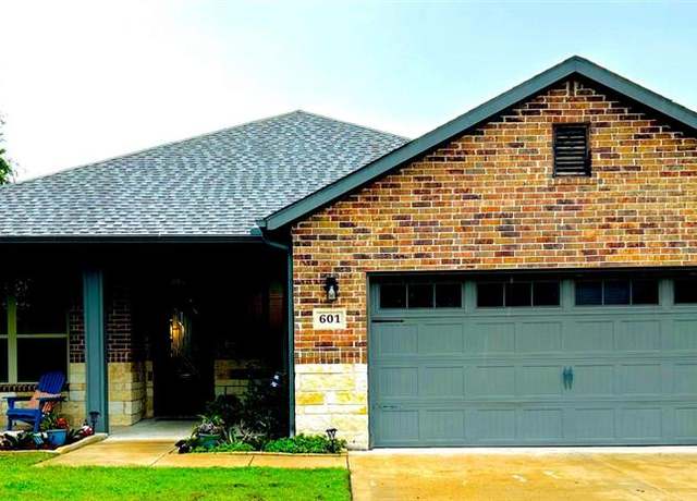 Property at 601 Mathew St, Grandview, TX 76050, 4 beds, 2 baths