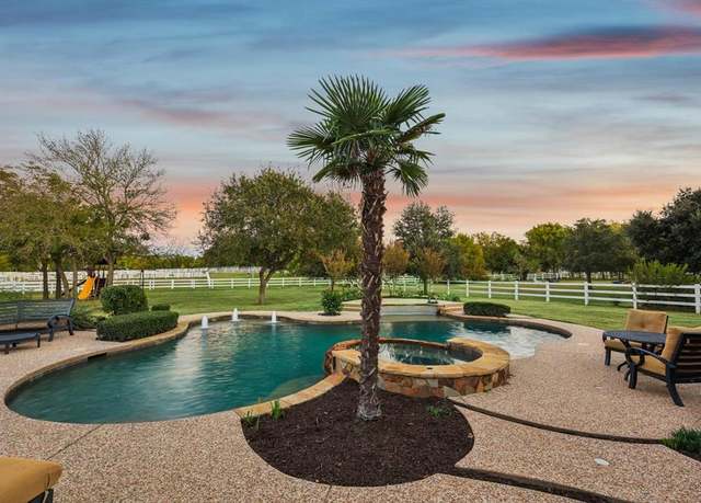 Property at 4400 Trotter Ln, Flower Mound, TX 75028, 4 beds, 4.5 baths