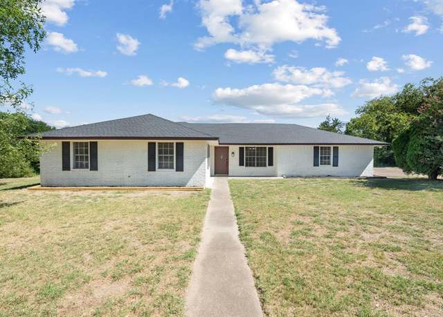 Property at 102 Lakecrest Pl, Waxahachie, TX 75165, 3 beds, 2 baths