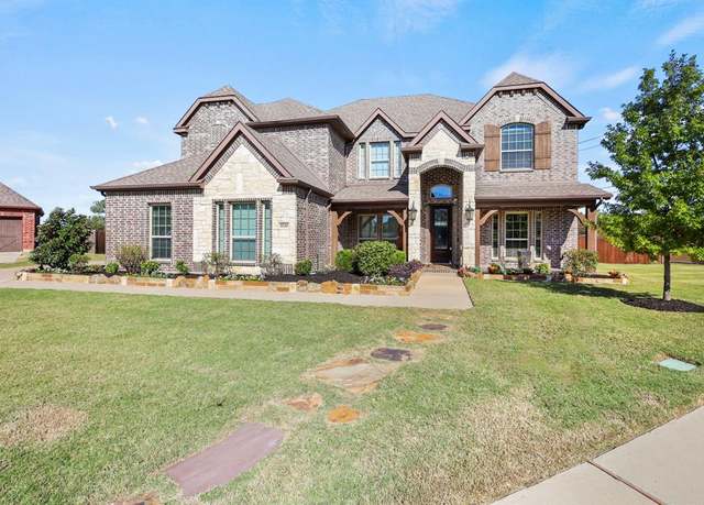 Property at 8111 Graystone Dr, Sachse, TX 75048, 5 beds, 4 baths