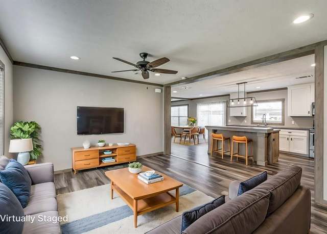 Property at 501 W 3rd St, Maypearl, TX 76064, 4 beds, 2 baths