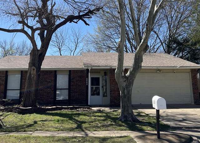 Property at 6904 Glenwood Dr, North Richland Hills, TX 76182, 3 beds, 2 baths