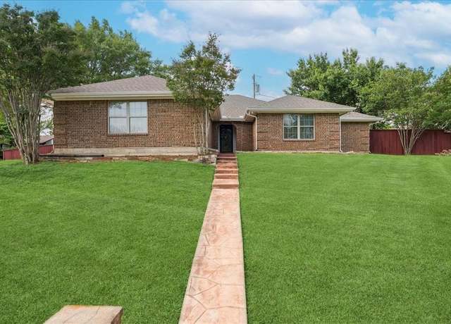 Property at 2010 Libby Ln, Grand Prairie, TX 75050, 3 beds, 2 baths