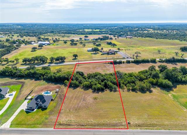 Property at 2016 Carrie Ct, Weatherford, TX 76088