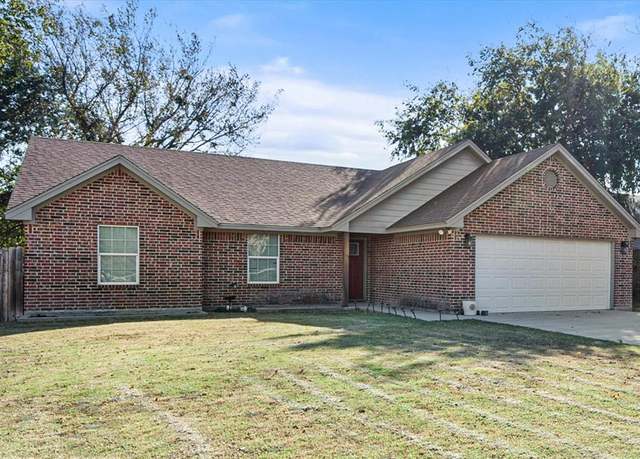 Property at 205 S Hitt St, Boyd, TX 76023, 3 beds, 2.5 baths