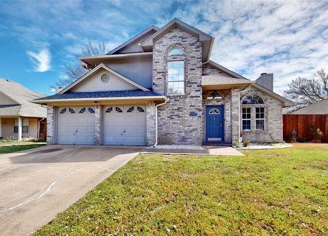 Property at 7736 Western Oaks Dr, North Richland Hills, TX 76182, 3 beds, 2.5 baths