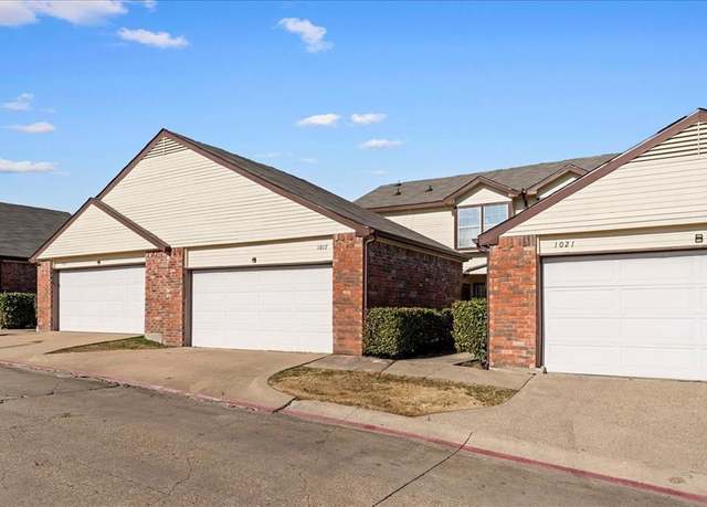 Property at 1017 Weston Dr #1017, Garland, TX 75043, 3 beds, 2.5 baths