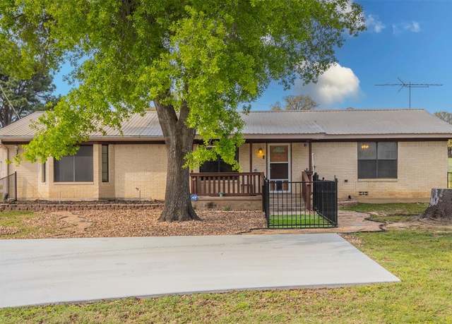 Property at 820 Reese Ln, Azle, TX 76020, 3 beds, 2 baths