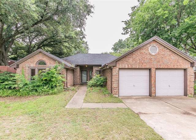 Property at 700 Creekview Ct, Mesquite, TX 75181, 3 beds, 2 baths