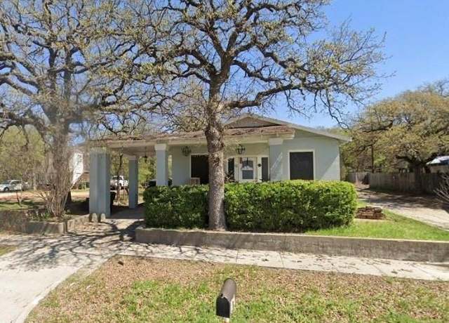 Property at 1300 N Oak Ave, Mineral Wells, TX 76067, 3 beds, 1 bath