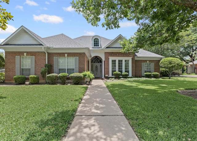 Property at 1104 Cherrywood Dr, Cleburne, TX 76033, 3 beds, 3 baths