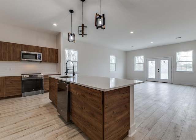 Property at 324 Lakey Rd, Seagoville, TX 75159, 4 beds, 3 baths