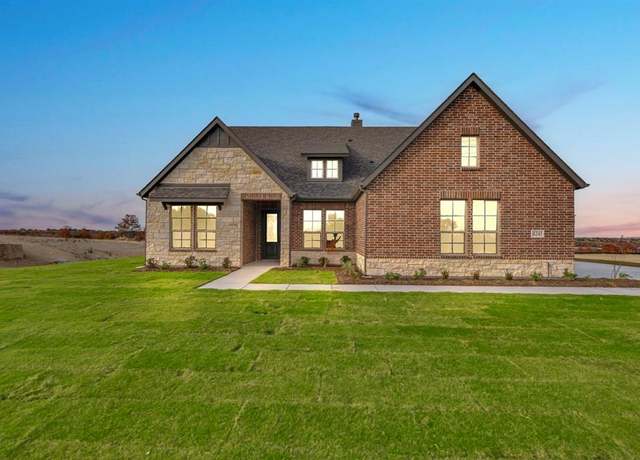 Property at 4245 Old Springtown Rd, Weatherford, TX 76082, 4 beds, 3 baths
