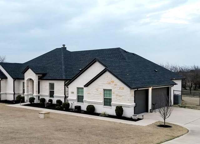 Property at 148 N Ridge Ct, Weatherford, TX 76088, 4 beds, 2 baths