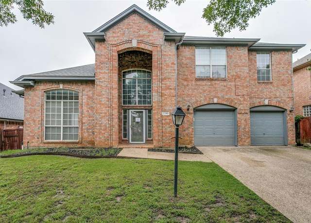 Property at 2310 Crest Park Dr, Arlington, TX 76006, 5 beds, 3.5 baths