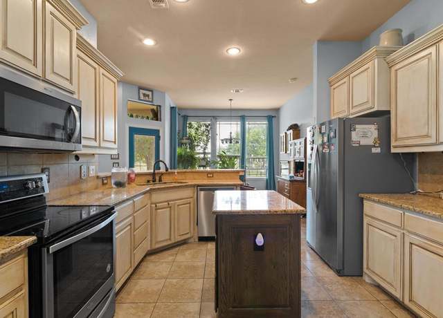 Property at 124 Porter Dr, Decatur, TX 76234, 4 beds, 2.5 baths