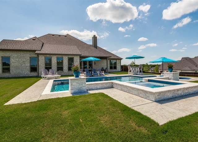 Property at 2720 Fireside Dr, Midlothian, TX 76065, 4 beds, 3 baths