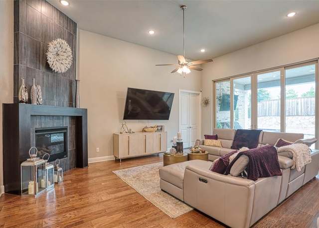 Property at 2101 Longmont Ln, Prosper, TX 75078, 5 beds, 3.5 baths