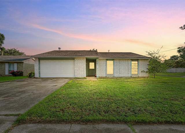 Property at 7101 Christie Ln, Dallas, TX 75249, 3 beds, 2 baths
