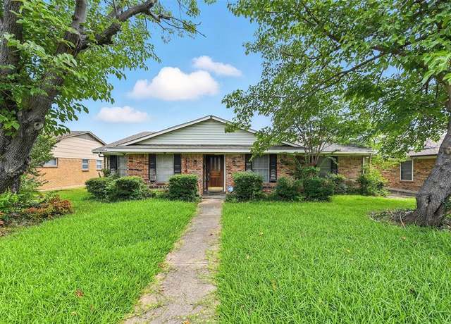 Property at 4734 Preston Trail Dr, Mesquite, TX 75150, 4 beds, 2 baths