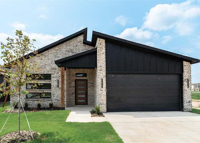 Property at 110 Hesed St, Greenville, TX 75402, 4 beds, 2 baths