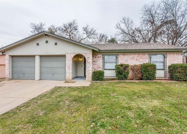 Property at 7213 Cordes Ct, Fort Worth, TX 76112, 3 beds, 1.5 baths