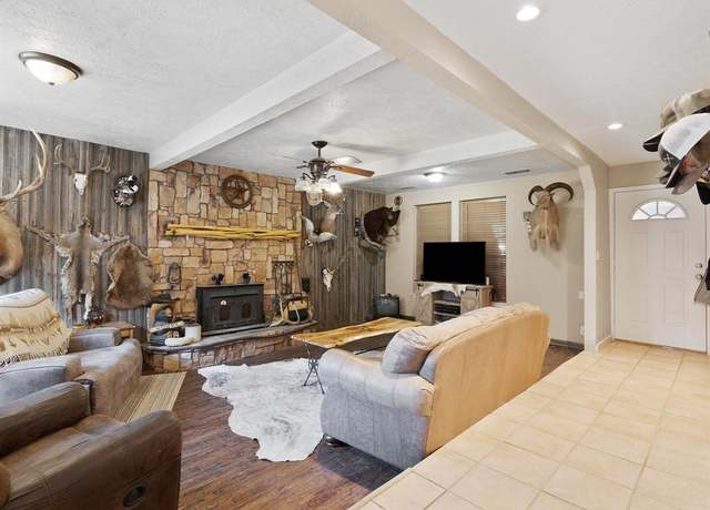 Property at 1276 County Road 1480, Alvord, TX 76225, 3 beds, 2 baths