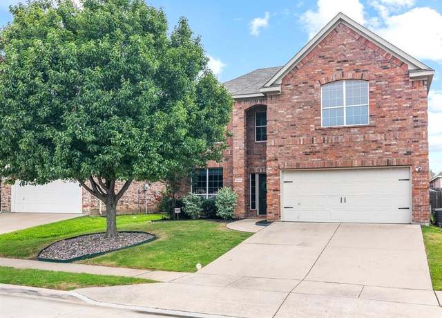 Property at 9545 Willow Branch Way, Fort Worth, TX 76036, 4 beds, 2.5 baths
