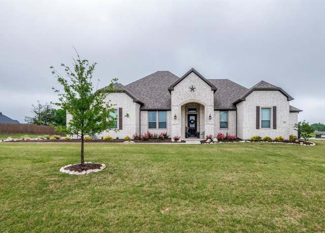 Property at 70 Marcey Ln, Waxahachie, TX 75167, 4 beds, 3 baths