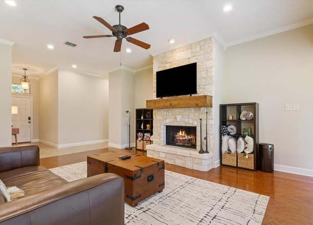 Property at 213 Desert Sky Dr, Mcgregor, TX 76657, 4 beds, 2 baths