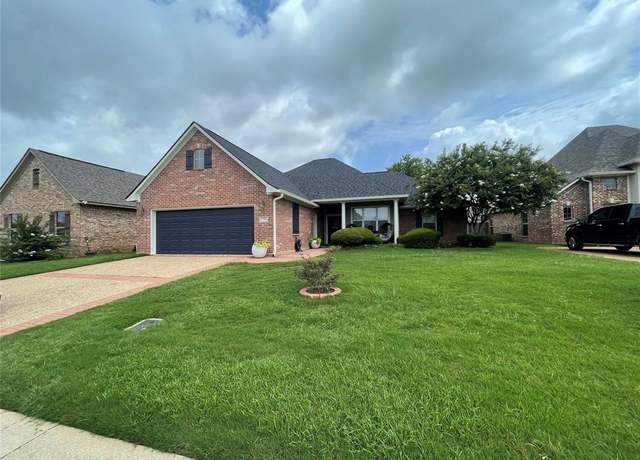 Property at 774 Hackberry Dr, Bossier City, LA 71111, 3 beds, 2 baths