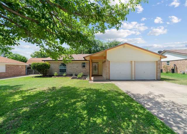 Property at 220 E Cunningham Ave, Crowley, TX 76036, 3 beds, 2 baths