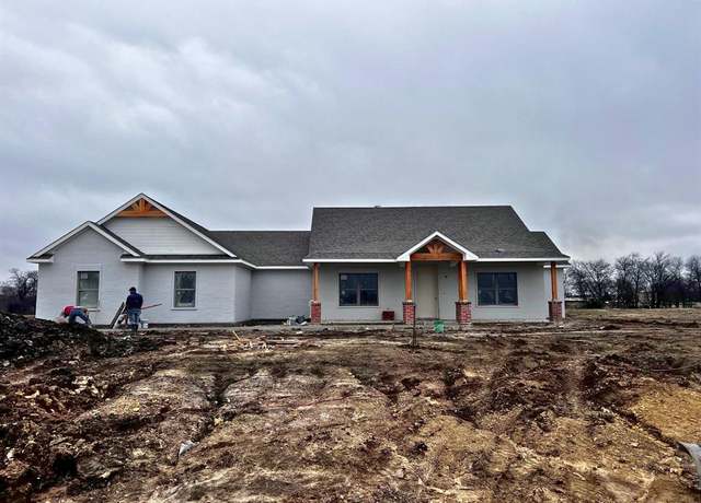 Property at 6013 Amber Dr, Sanger, TX 76266, 4 beds, 2.5 baths