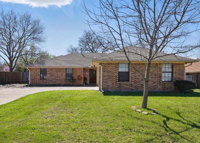 Property at 605 W Windsor Dr, Denton, TX 76207, 3 beds, 2 baths
