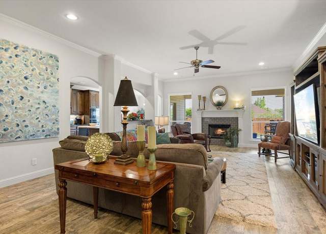 Property at 4425 Logan Cir, Granbury, TX 76049, 4 beds, 2 baths