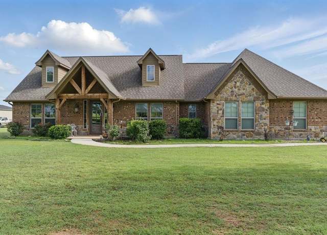 Property at 748 County Road 3451, Paradise, TX 76073, 3 beds, 2.5 baths