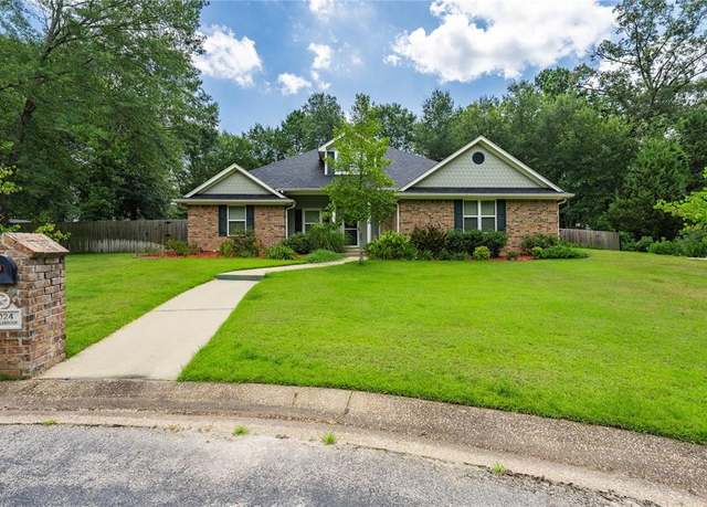 Property at 1024 Pebblebrook Ct, Chandler, TX 75758, 4 beds, 2 baths