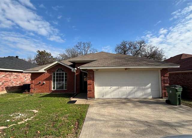 Property at 5629 Autumn Wheat Trl, Arlington, TX 76017, 3 beds, 2 baths