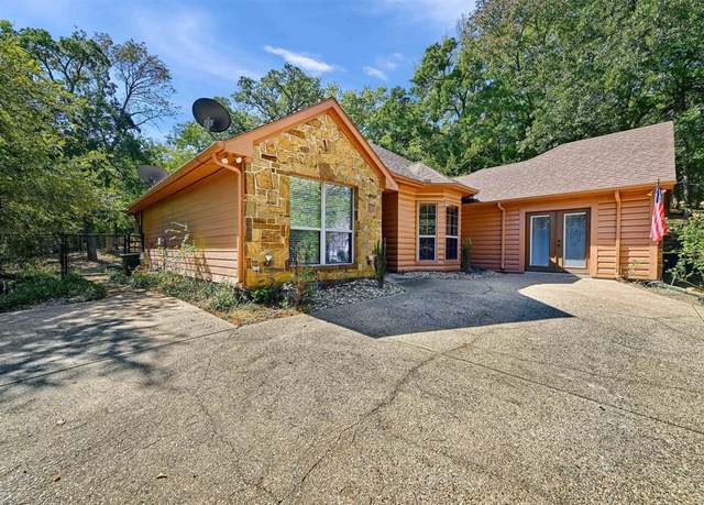 Property at 118 Hacienda Dr, Pottsboro, TX 75076, 3 beds, 2 baths