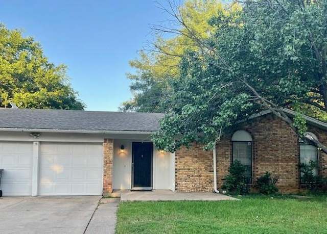 Property at 2411 Laredo Ct, Arlington, TX 76015, 3 beds, 2 baths