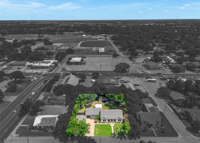 Property at 612 W Bluff St, Granbury, TX 76048, 3 beds, 2 baths