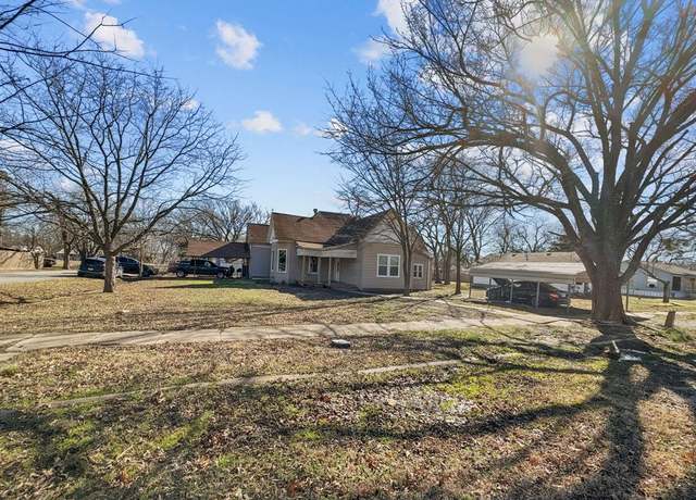 Property at 306 N Main St, Leonard, TX 75452, 3 beds, 2 baths