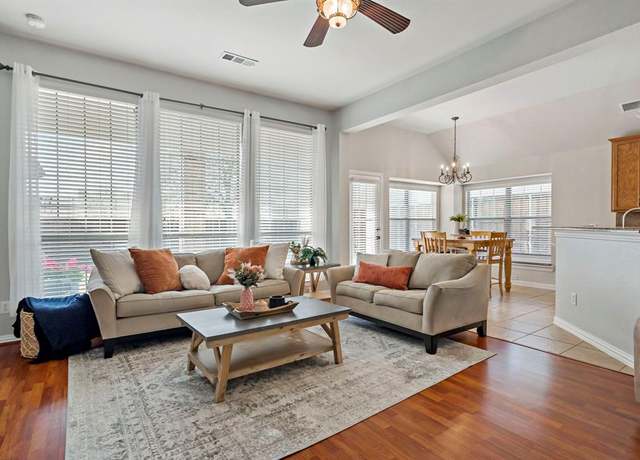 Property at 2304 Crestridge Dr, Little Elm, TX 75068, 4 beds, 3 baths