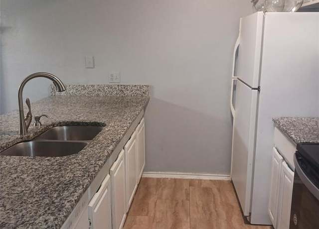 Property at 5750 Phoenix Dr #33, Dallas, TX 75231, 2 beds, 2 baths