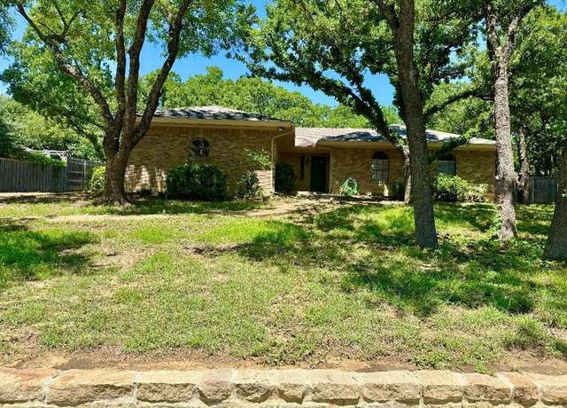 Property at 5711 Trail Lake Dr, Arlington, TX 76016, 3 beds, 2 baths