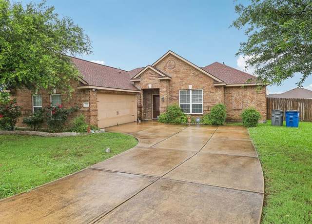 Property at 209 Brook Ct, Red Oak, TX 75154, 3 beds, 2 baths
